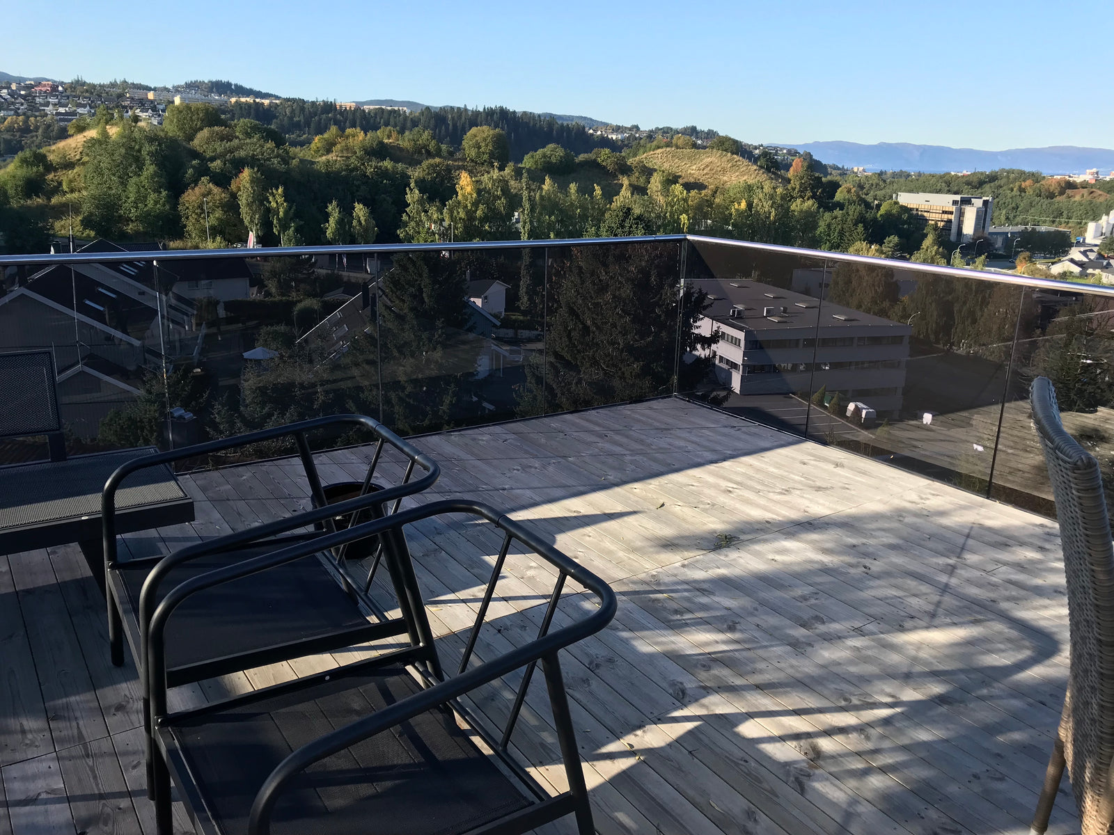 Glassrekkverk stolpefritt